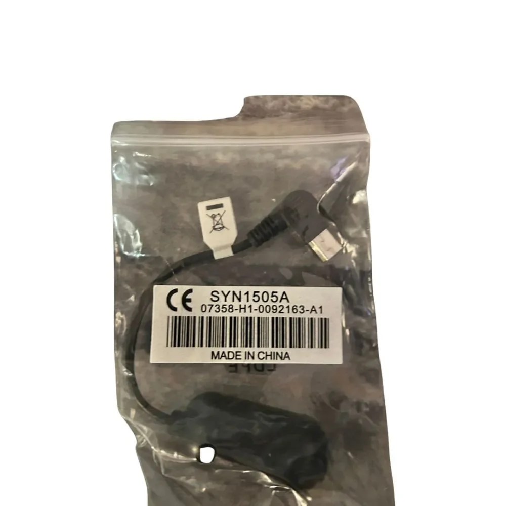 Motorola W385 Accessories - User Guide, Power Cord, Headphone Adapter